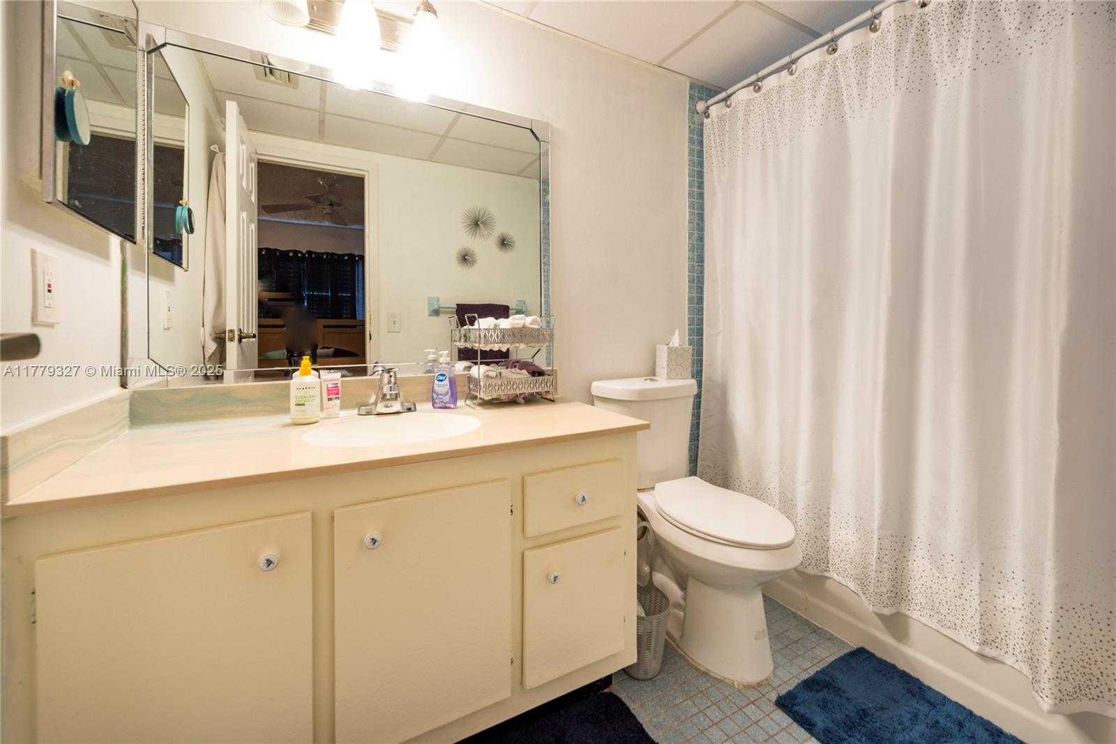 Small Image of 1040 COUNTRY CLUB DR #101, Margate Number 9