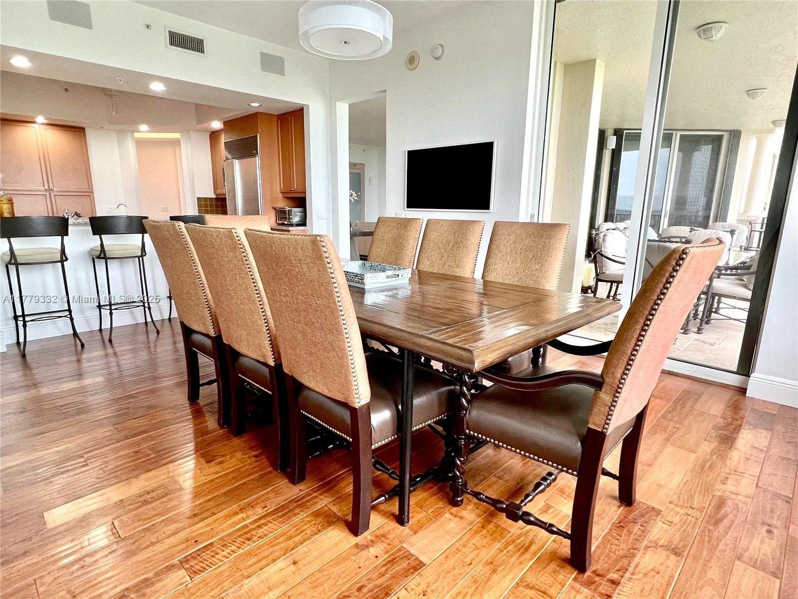 Small Image of 13621 DEERING BAY DR #903, Coral Gables Number 10