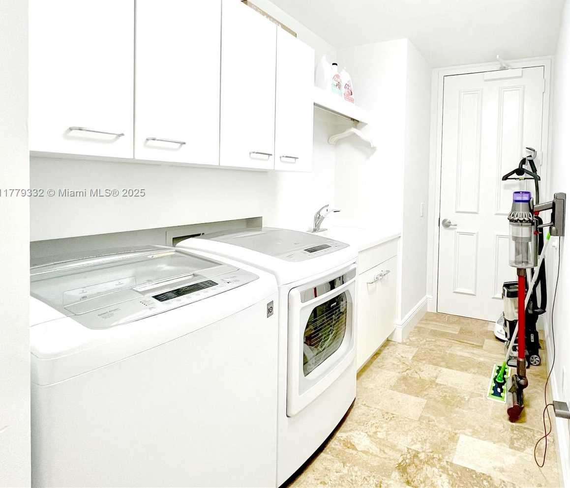 Small Image of 13621 DEERING BAY DR #903, Coral Gables Number 15