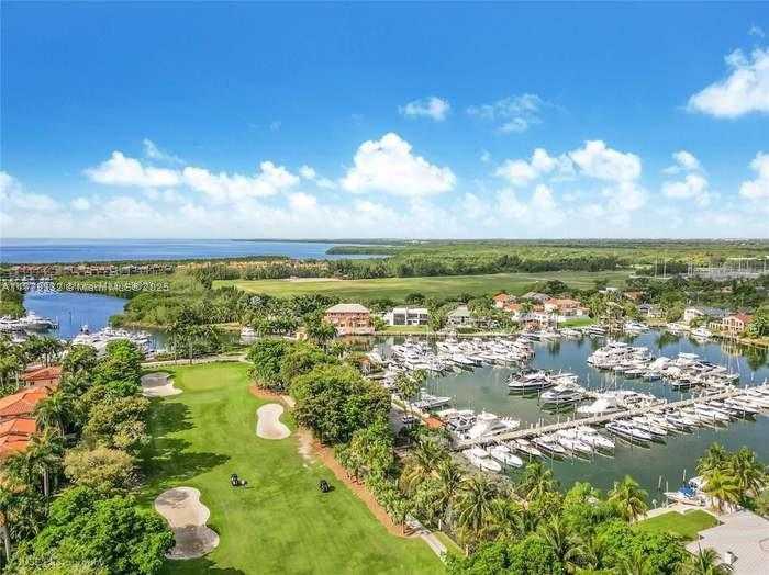 Small Image of 13621 DEERING BAY DR #903, Coral Gables Number 30