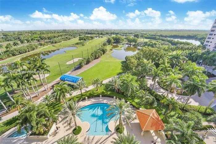 Small Image of 13621 DEERING BAY DR #903, Coral Gables Number 32