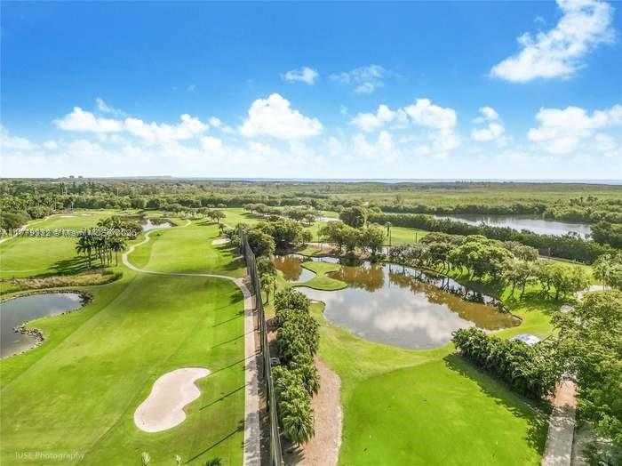 Small Image of 13621 DEERING BAY DR #903, Coral Gables Number 33