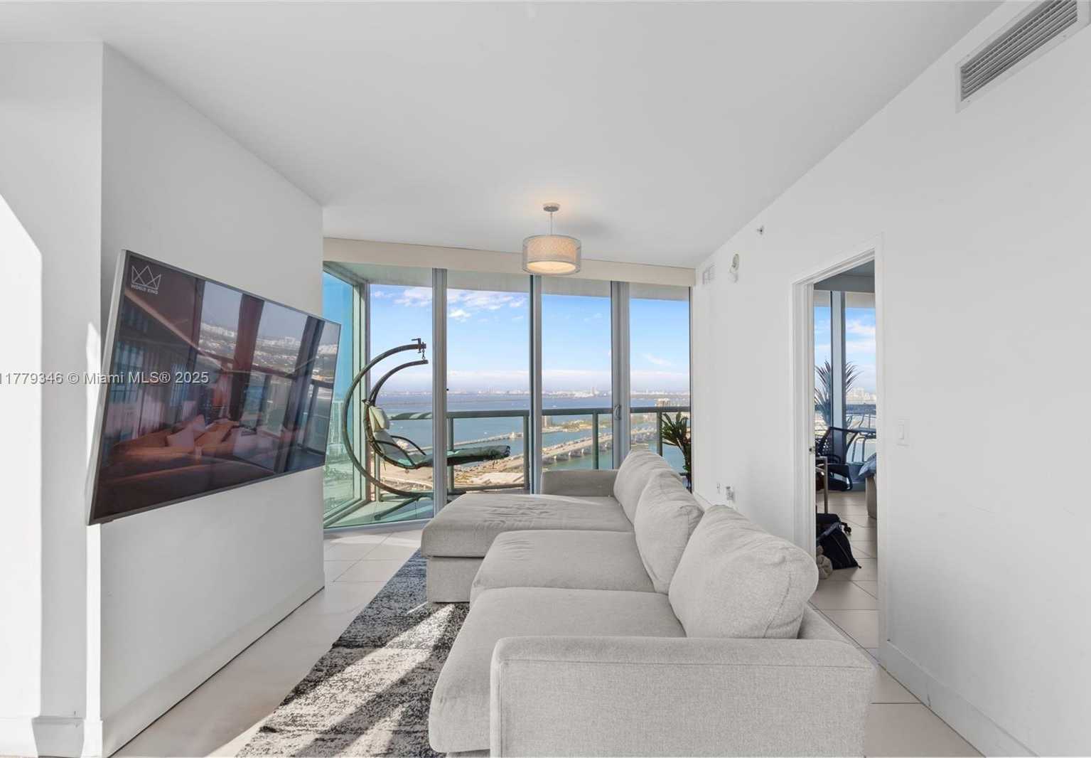 Small Image of 888 BISCAYNE BLVD #3812, Miami Number 14
