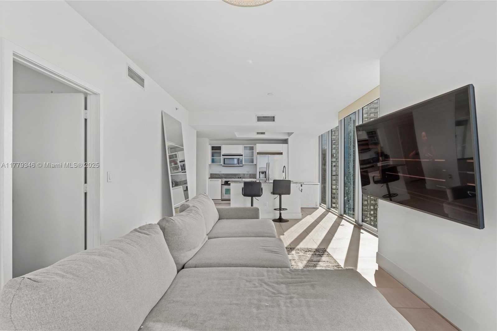Small Image of 888 BISCAYNE BLVD #3812, Miami Number 16