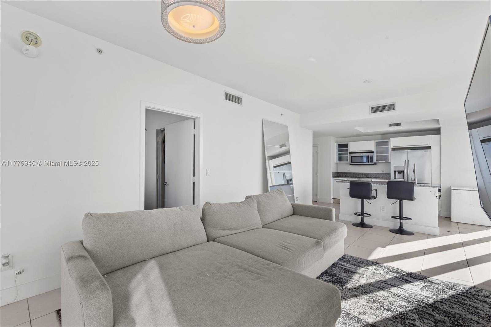 Small Image of 888 BISCAYNE BLVD #3812, Miami Number 17