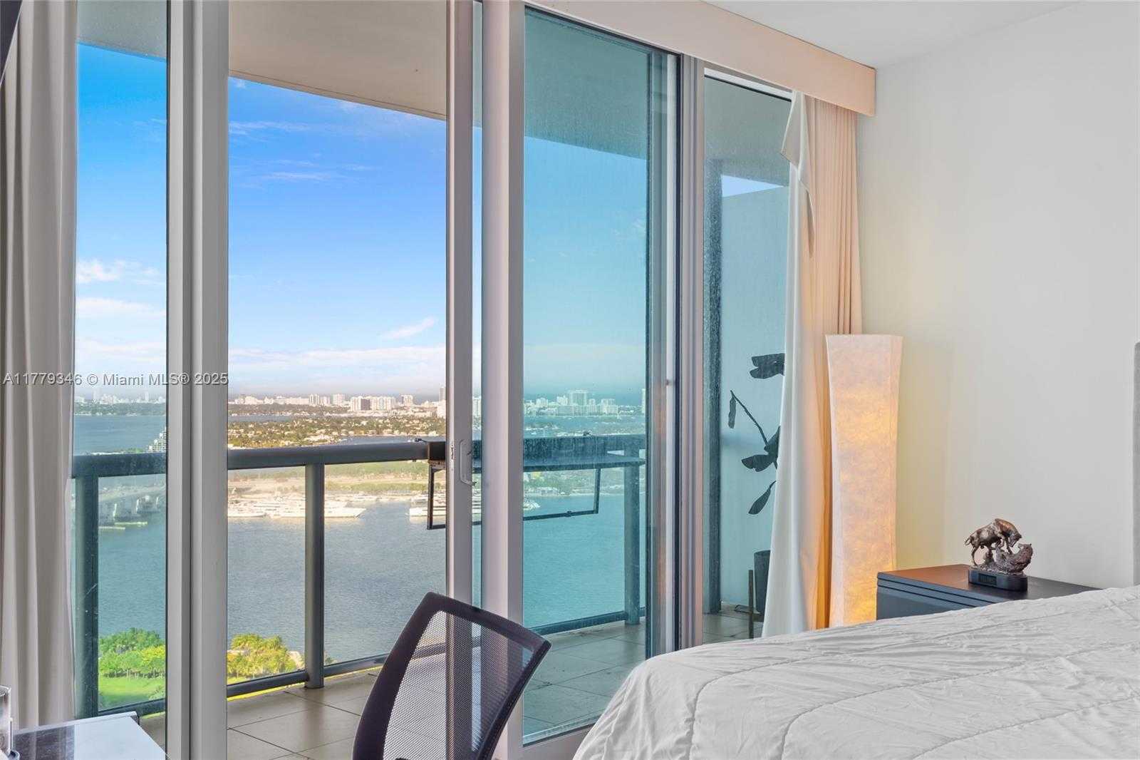 Small Image of 888 BISCAYNE BLVD #3812, Miami Number 19