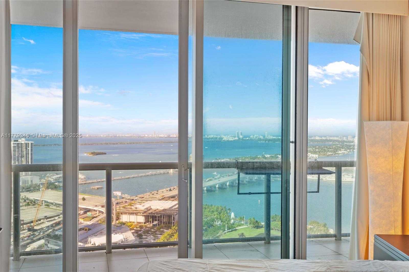 Small Image of 888 BISCAYNE BLVD #3812, Miami Number 20
