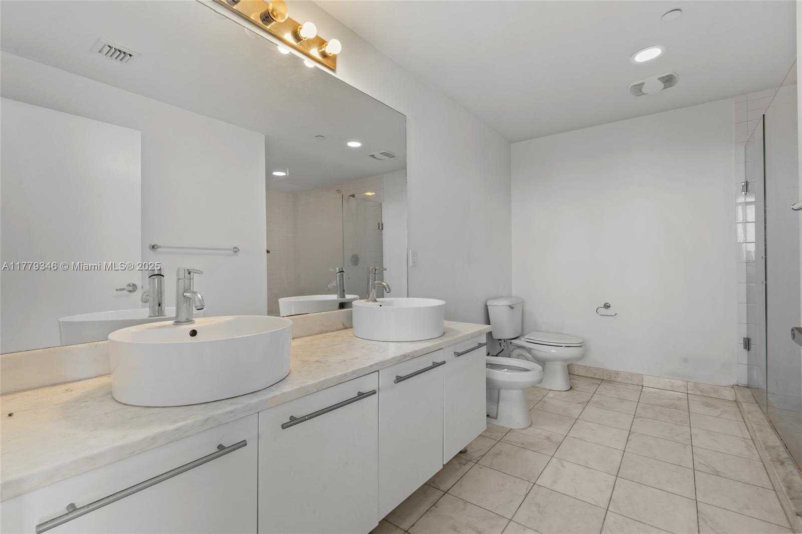 Small Image of 888 BISCAYNE BLVD #3812, Miami Number 22