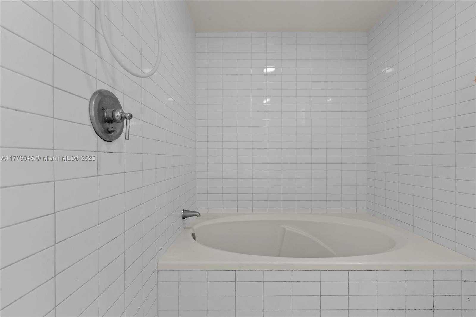 Small Image of 888 BISCAYNE BLVD #3812, Miami Number 24