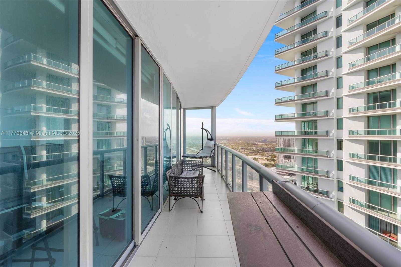 Small Image of 888 BISCAYNE BLVD #3812, Miami Number 25