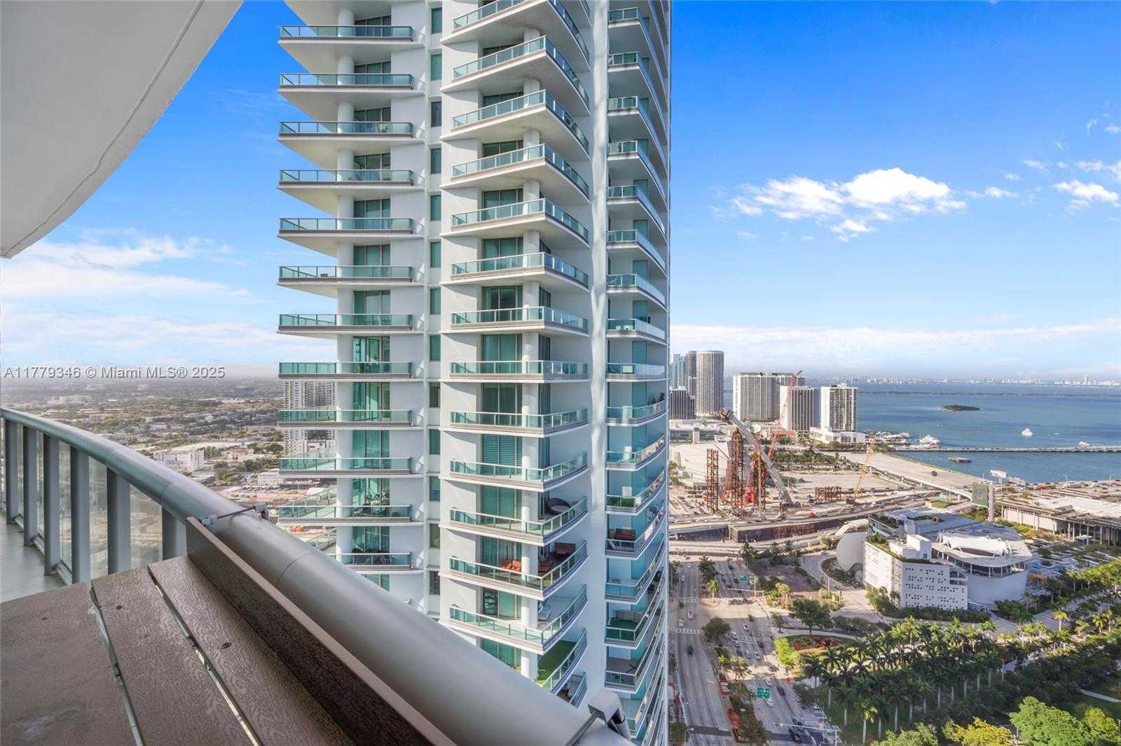 Small Image of 888 BISCAYNE BLVD #3812, Miami Number 26