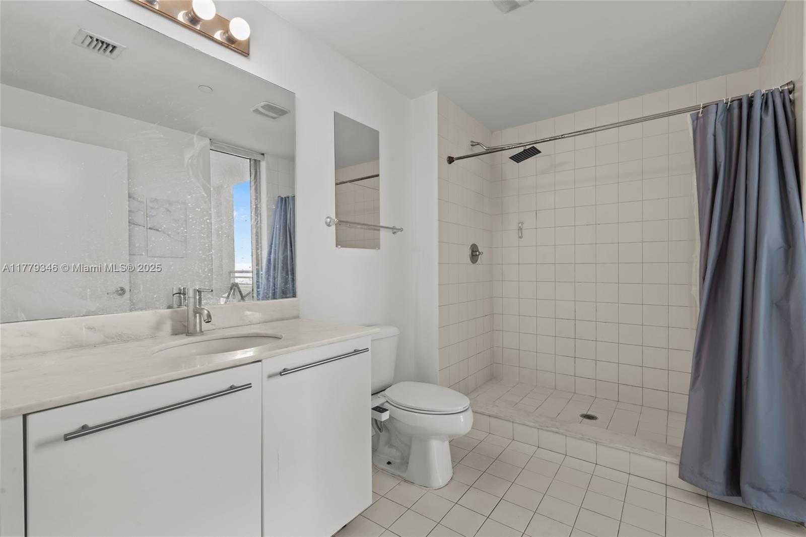 Small Image of 888 BISCAYNE BLVD #3812, Miami Number 32