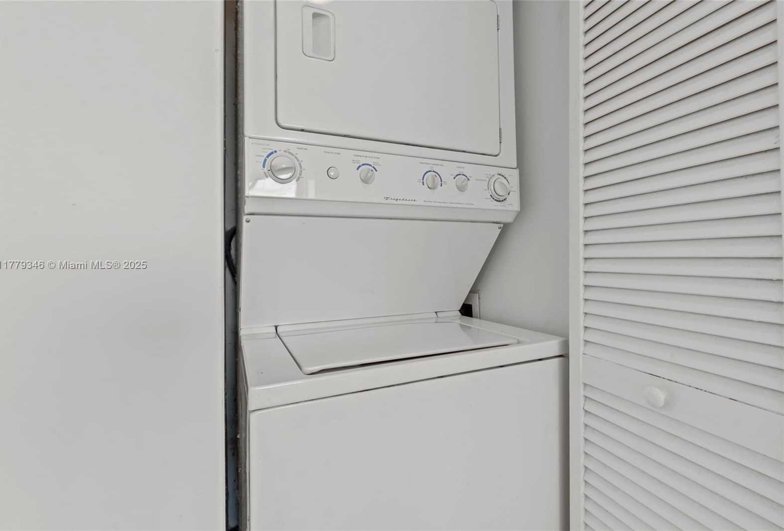 Small Image of 888 BISCAYNE BLVD #3812, Miami Number 36