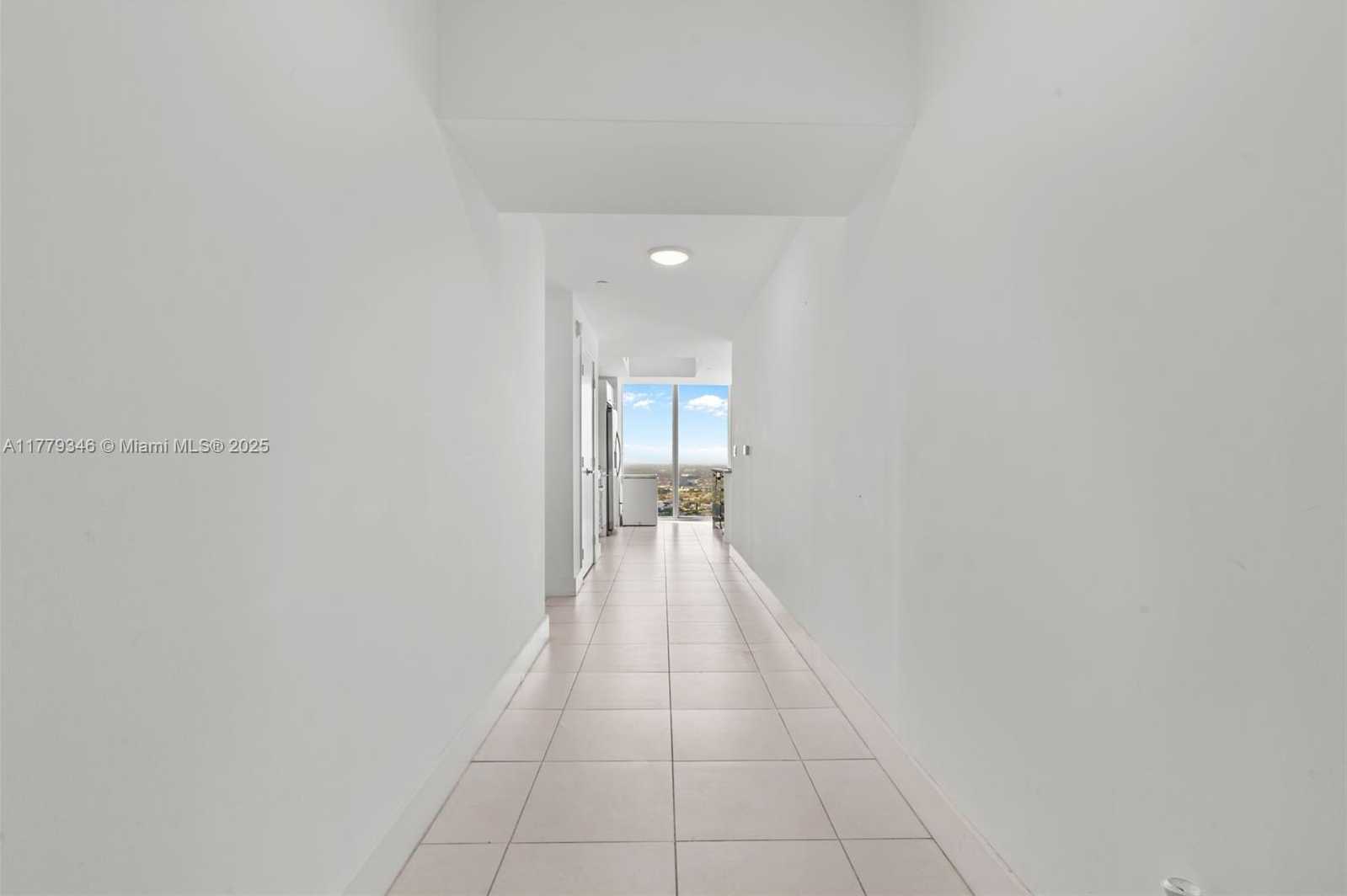 Small Image of 888 BISCAYNE BLVD #3812, Miami Number 4