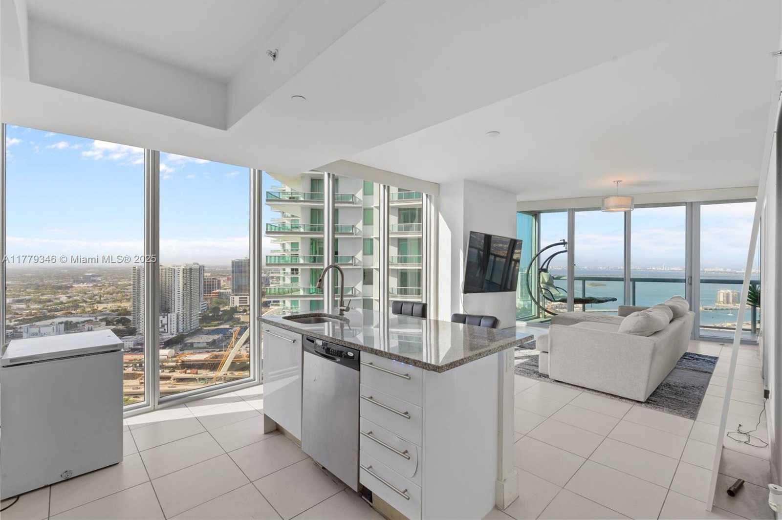 Small Image of 888 BISCAYNE BLVD #3812, Miami Number 6