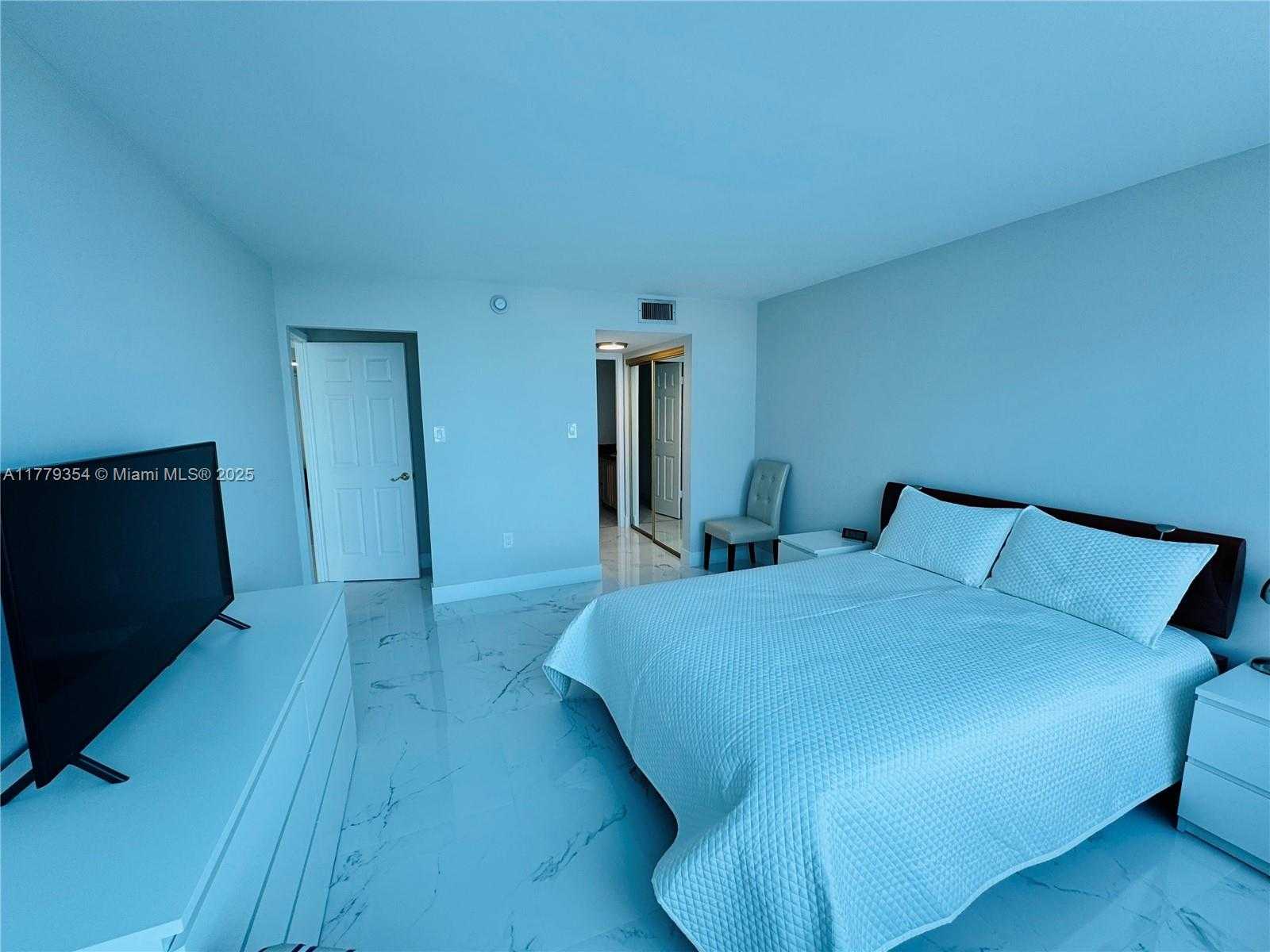 Small Image of 18071 BISCAYNE BLVD #1503, Aventura Number 12