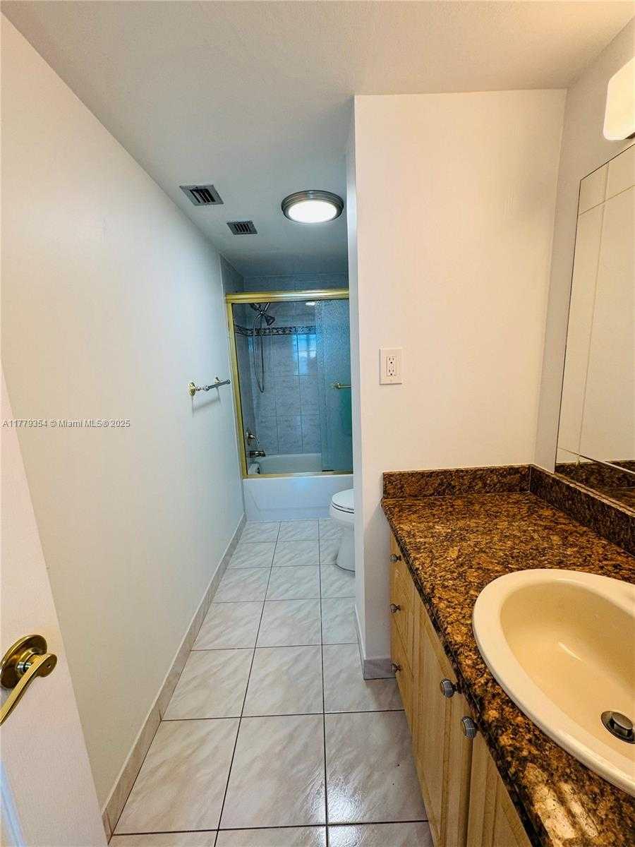 Small Image of 18071 BISCAYNE BLVD #1503, Aventura Number 18
