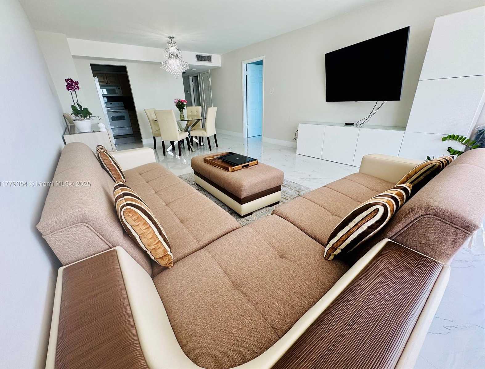 Small Image of 18071 BISCAYNE BLVD #1503, Aventura Number 3