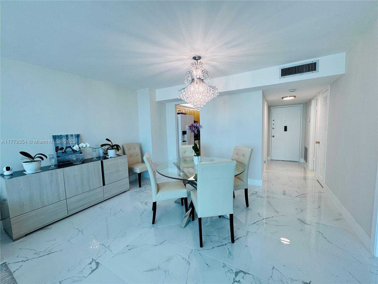 Small Image of 18071 BISCAYNE BLVD #1503, Aventura Number 4