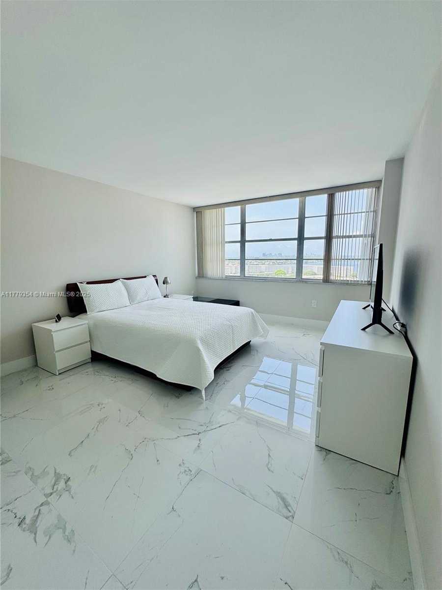 Small Image of 18071 BISCAYNE BLVD #1503, Aventura Number 45