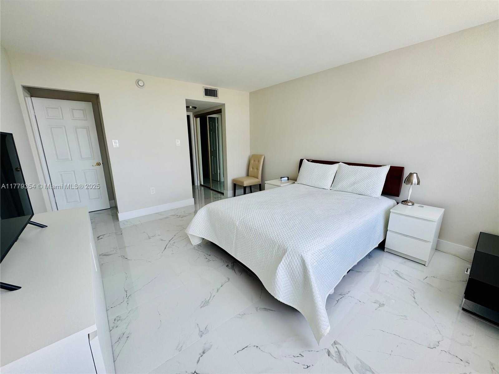 Small Image of 18071 BISCAYNE BLVD #1503, Aventura Number 46