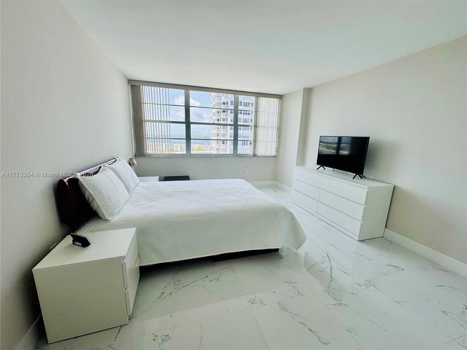 Small Image of 18071 BISCAYNE BLVD #1503, Aventura Number 48