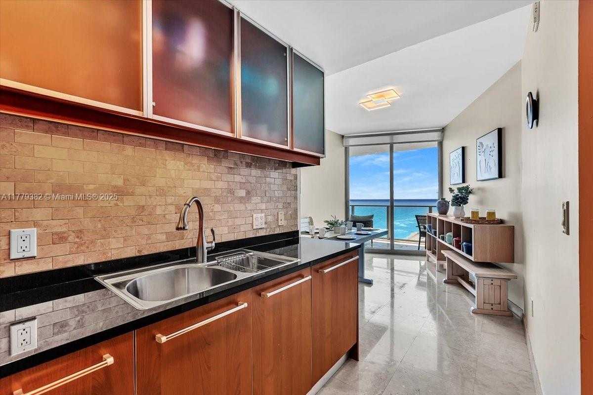 Small Image of 3101 SOUTH OCEAN DR #2307, Hollywood Number 20