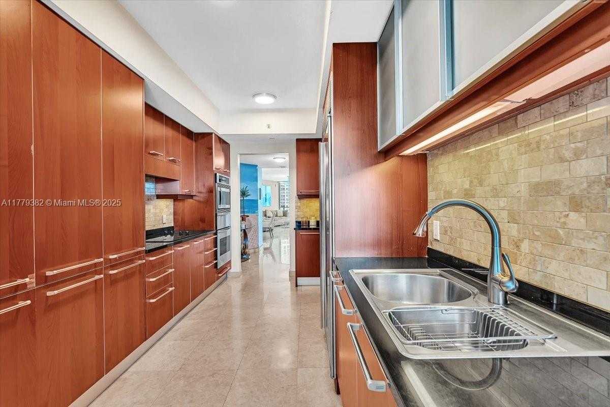 Small Image of 3101 SOUTH OCEAN DR #2307, Hollywood Number 21