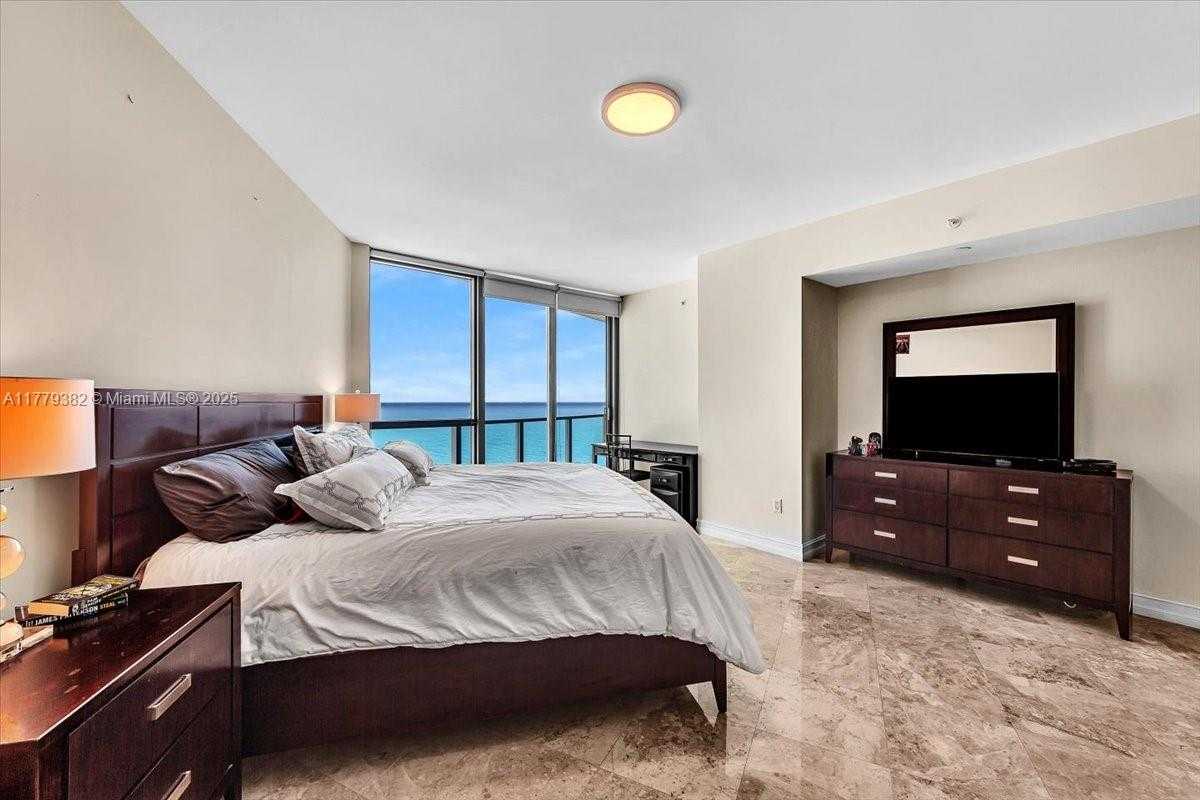 Small Image of 3101 SOUTH OCEAN DR #2307, Hollywood Number 42