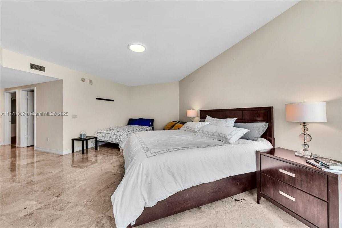Small Image of 3101 SOUTH OCEAN DR #2307, Hollywood Number 43