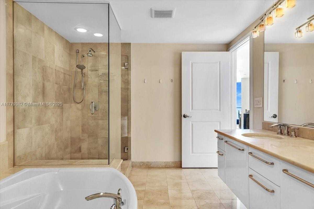 Small Image of 3101 SOUTH OCEAN DR #2307, Hollywood Number 45