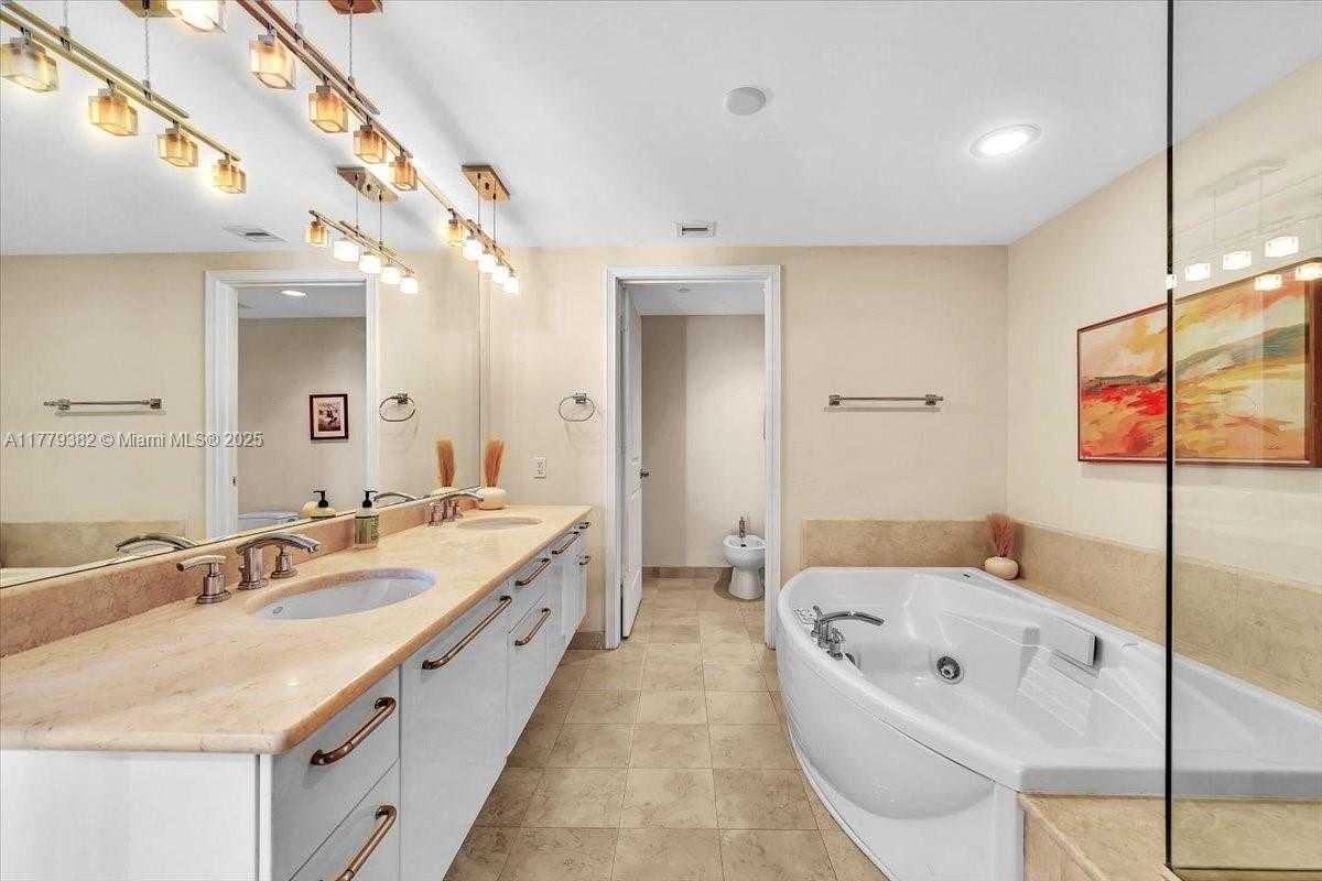 Small Image of 3101 SOUTH OCEAN DR #2307, Hollywood Number 47