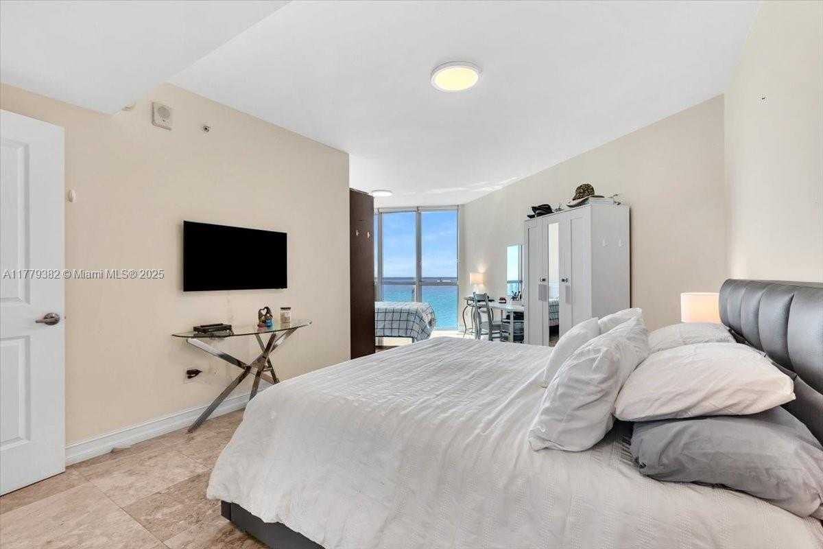 Small Image of 3101 SOUTH OCEAN DR #2307, Hollywood Number 50