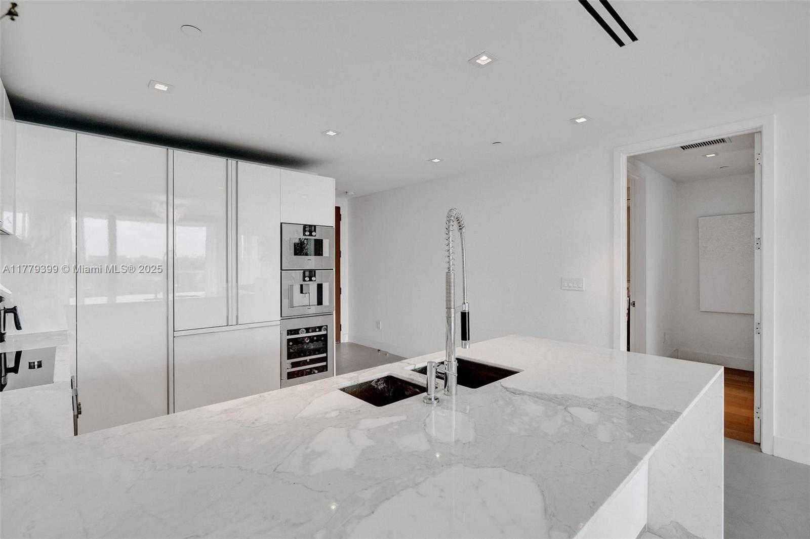 Small Image of 10201 COLLINS AVE #404, Bal Harbour Number 12