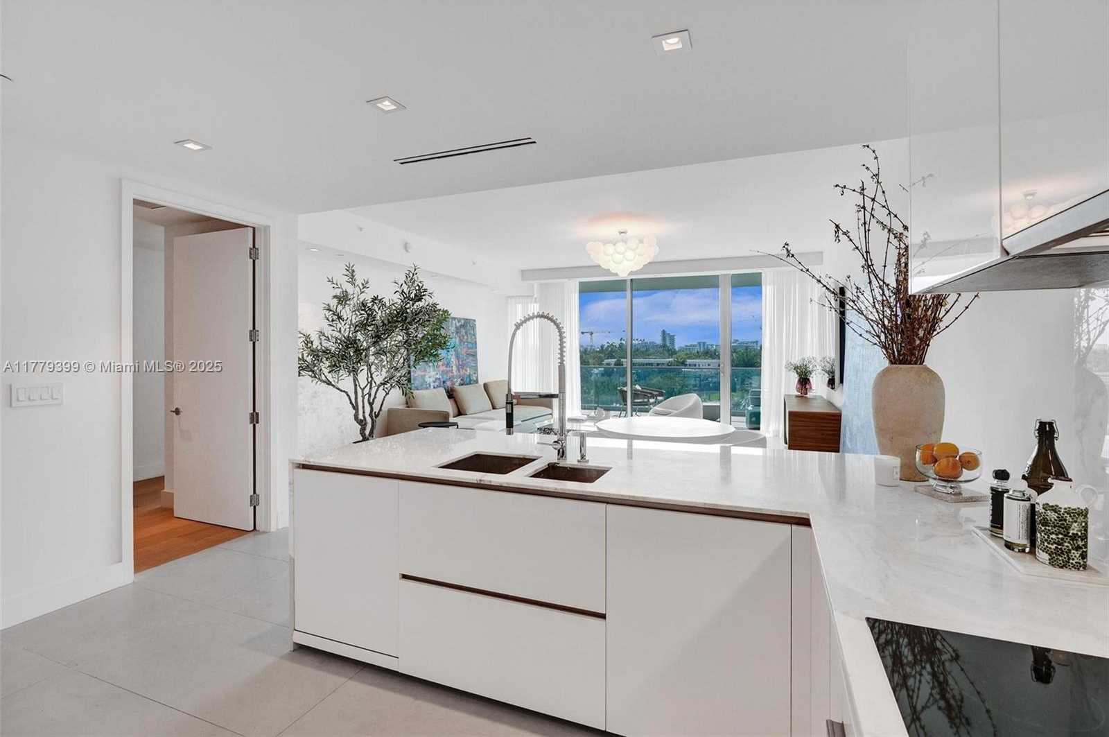 Small Image of 10201 COLLINS AVE #404, Bal Harbour Number 13