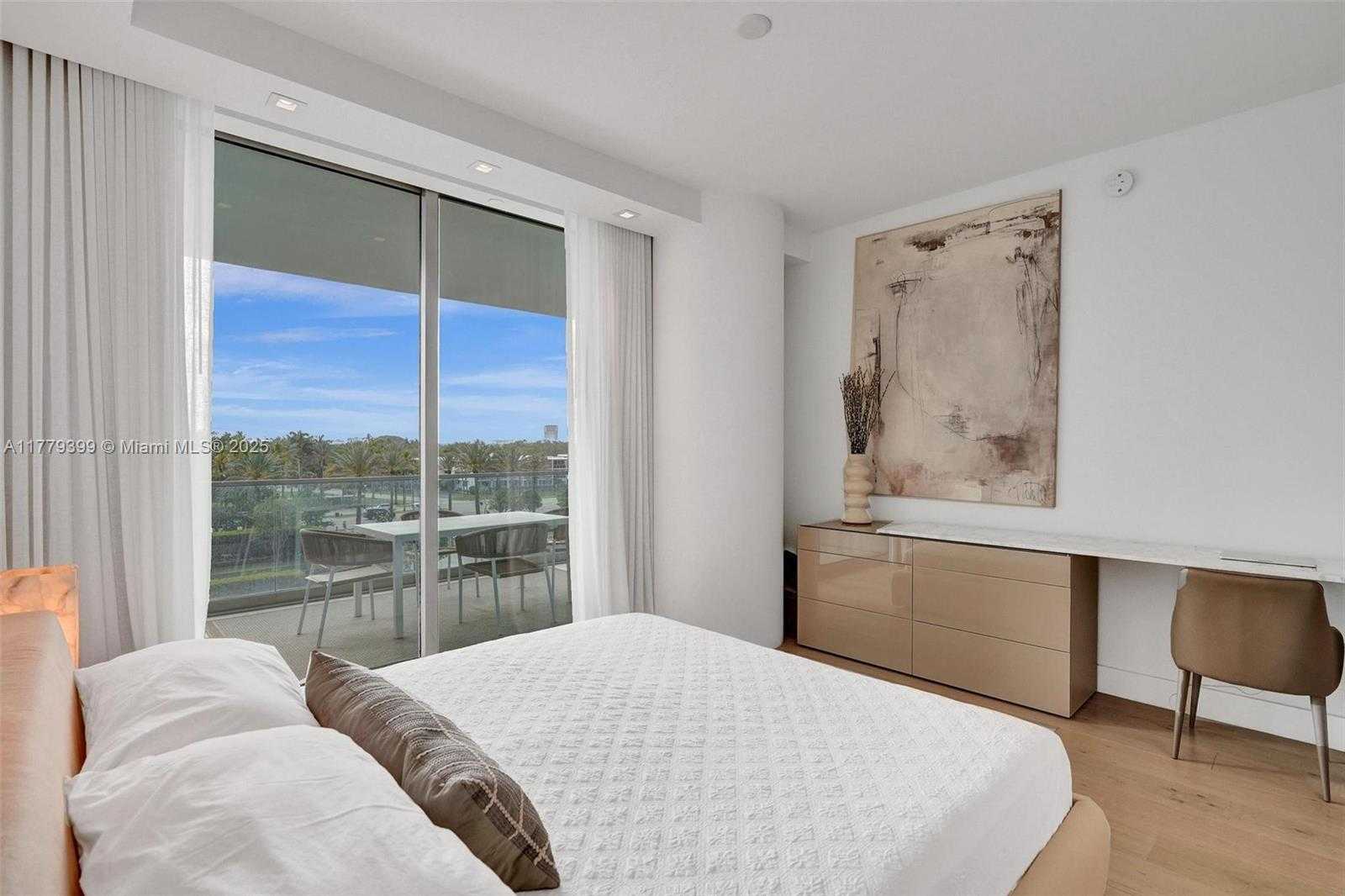 Small Image of 10201 COLLINS AVE #404, Bal Harbour Number 25