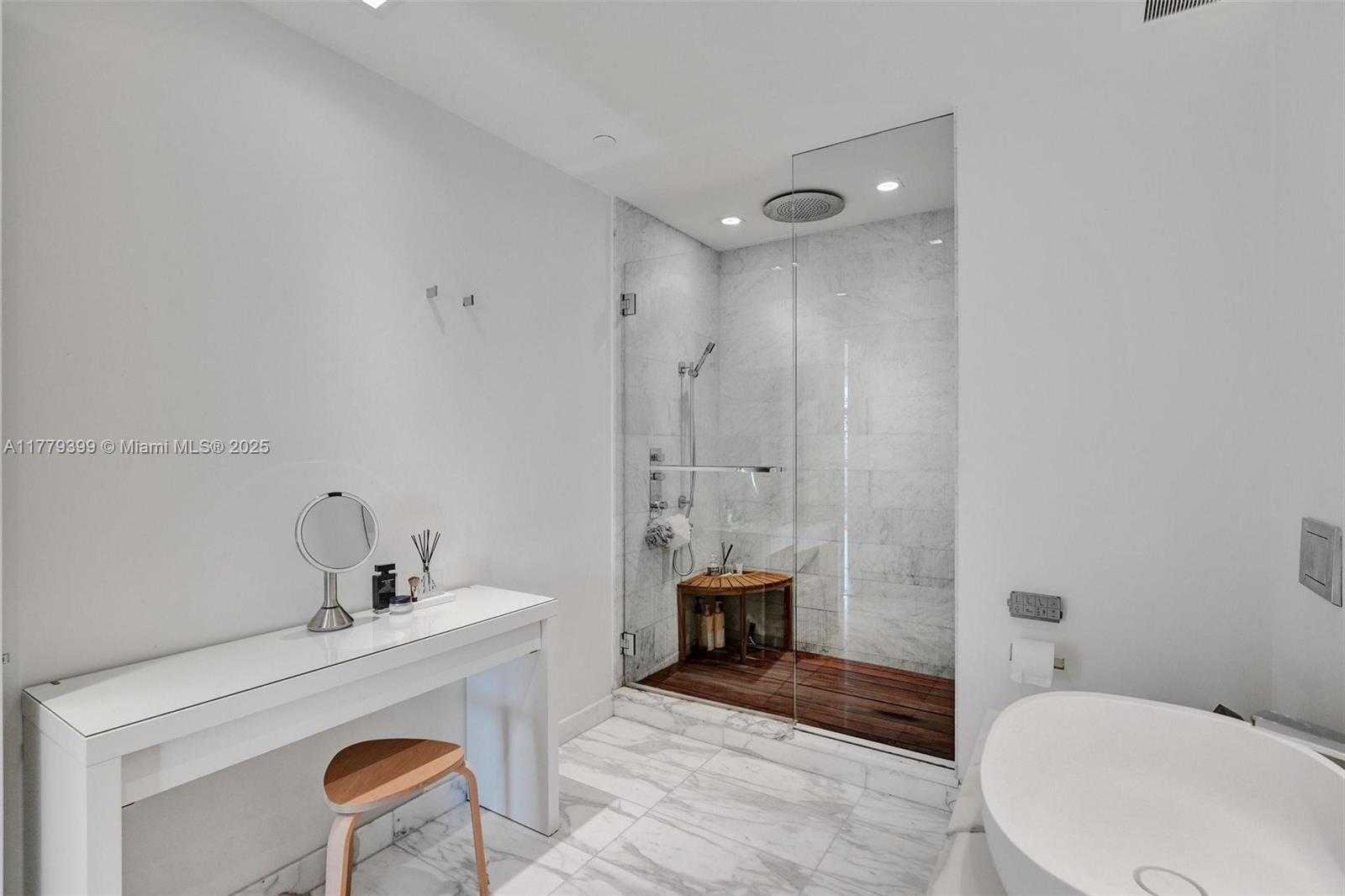 Small Image of 10201 COLLINS AVE #404, Bal Harbour Number 28