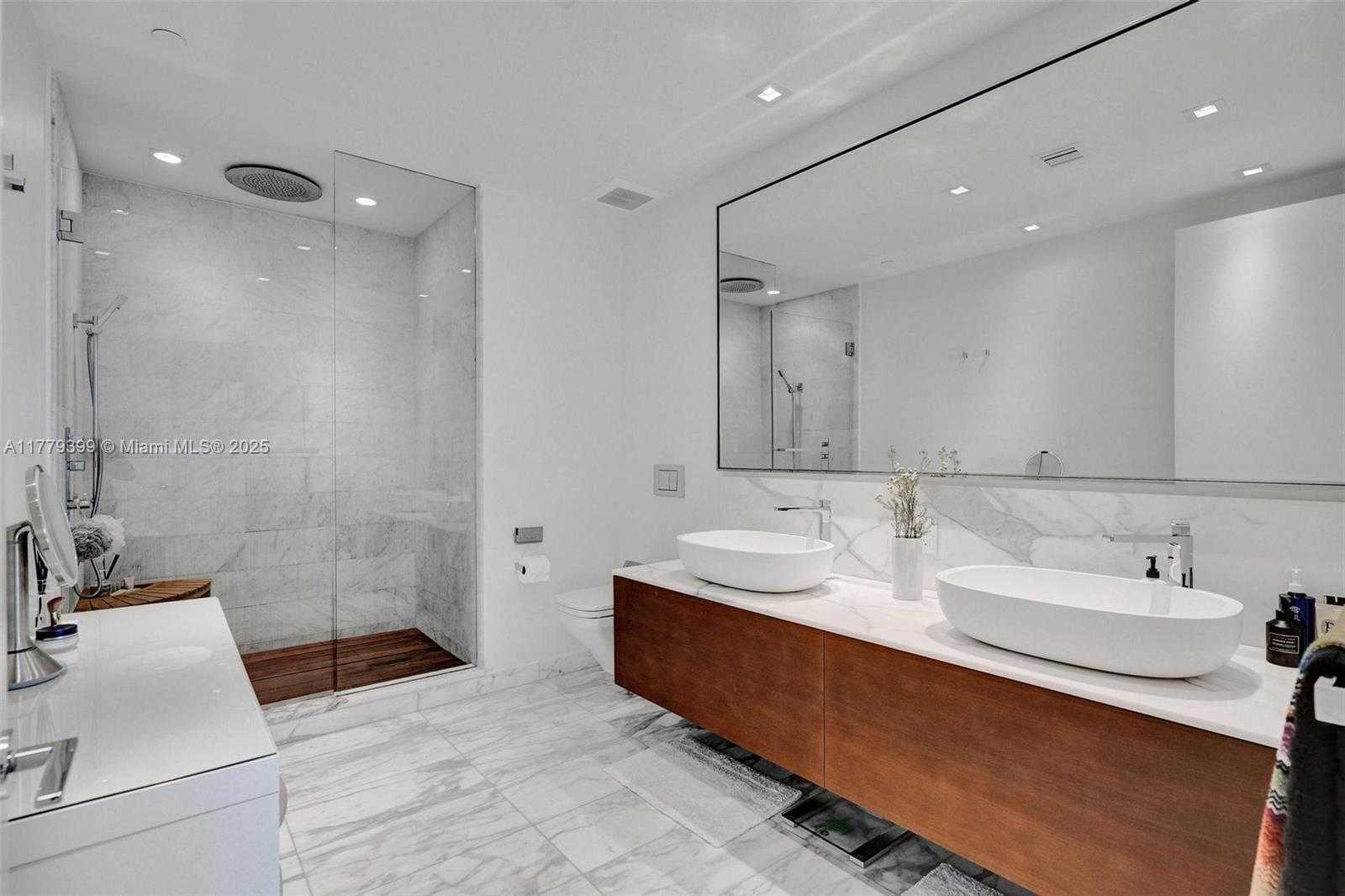 Small Image of 10201 COLLINS AVE #404, Bal Harbour Number 29