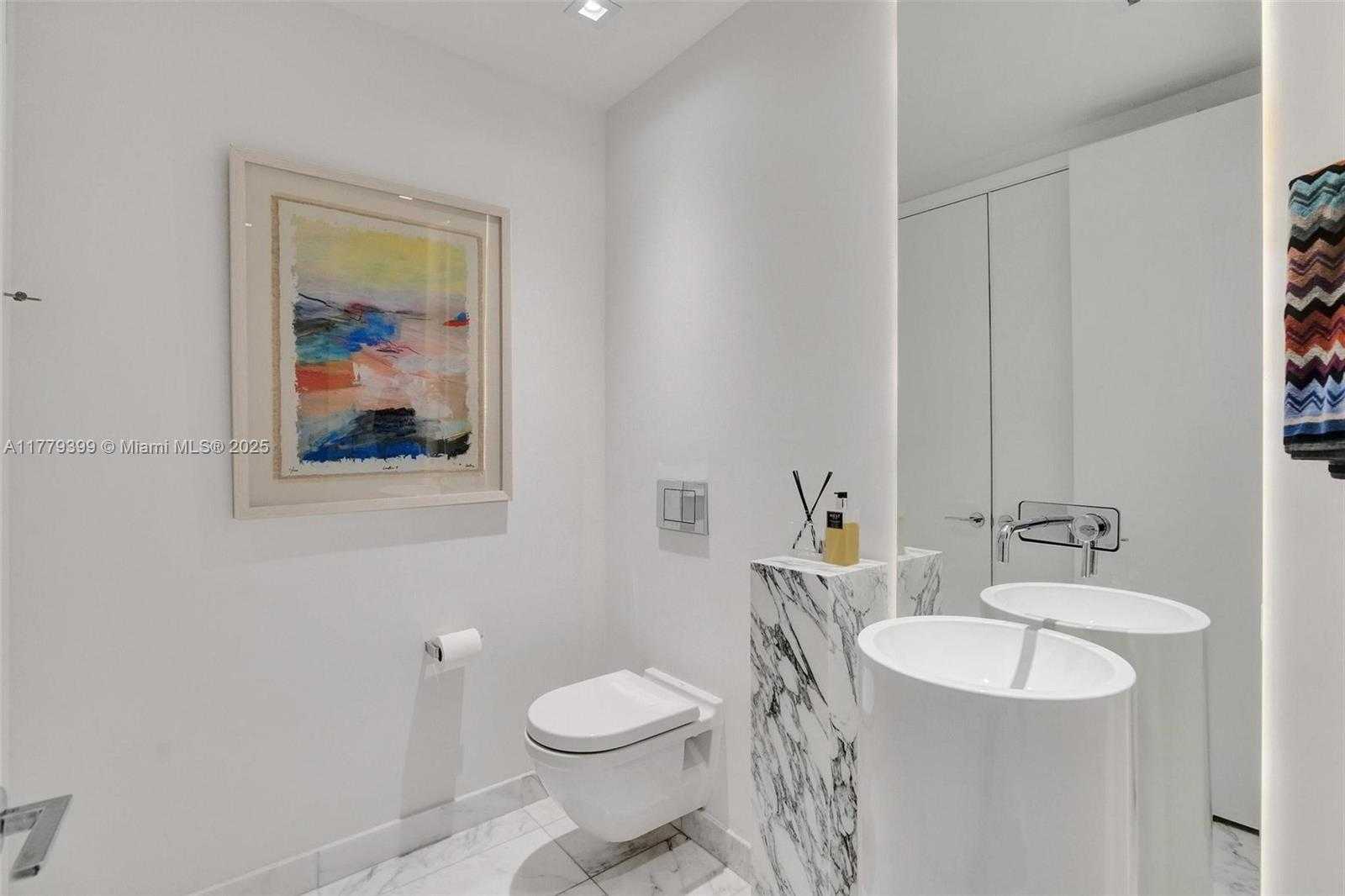 Small Image of 10201 COLLINS AVE #404, Bal Harbour Number 34