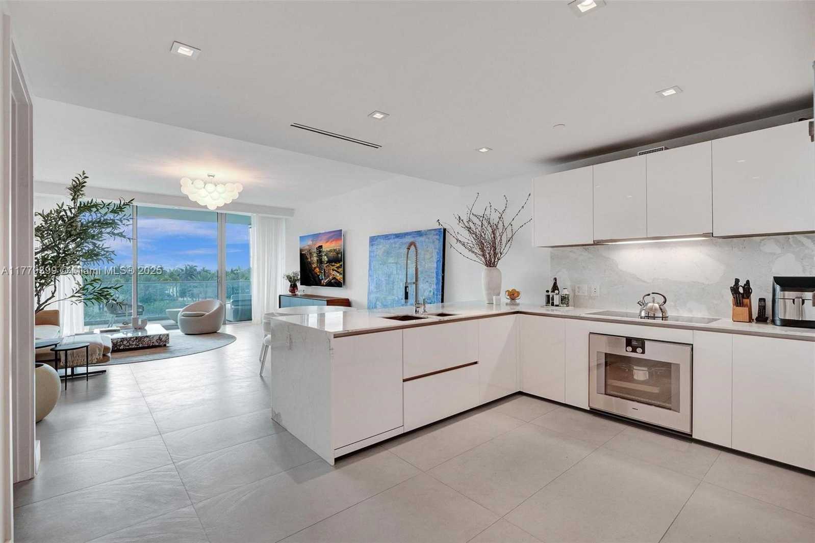 Small Image of 10201 COLLINS AVE #404, Bal Harbour Number 8
