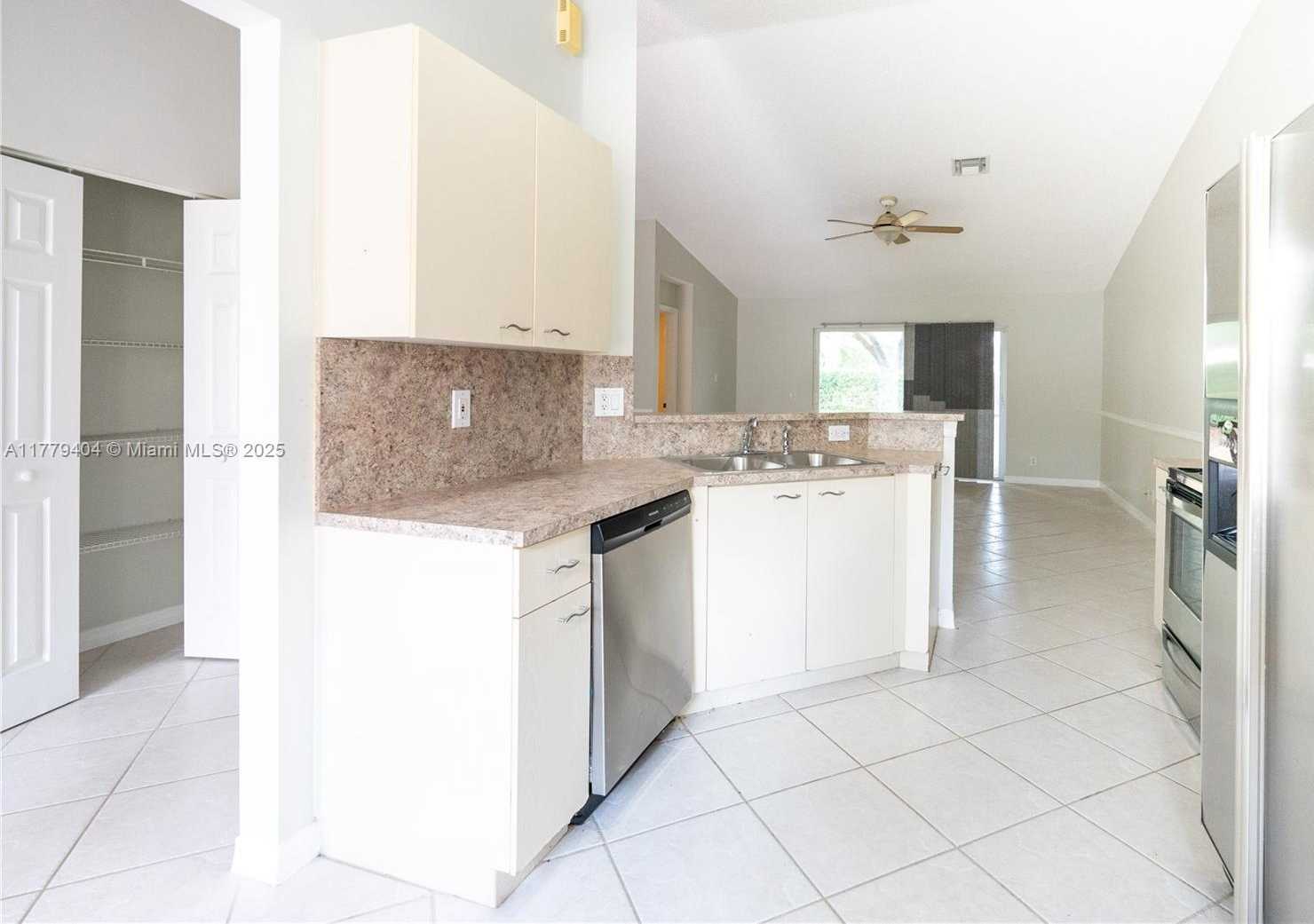 Small Image of 1617 ZENITH WAY, Weston Number 12