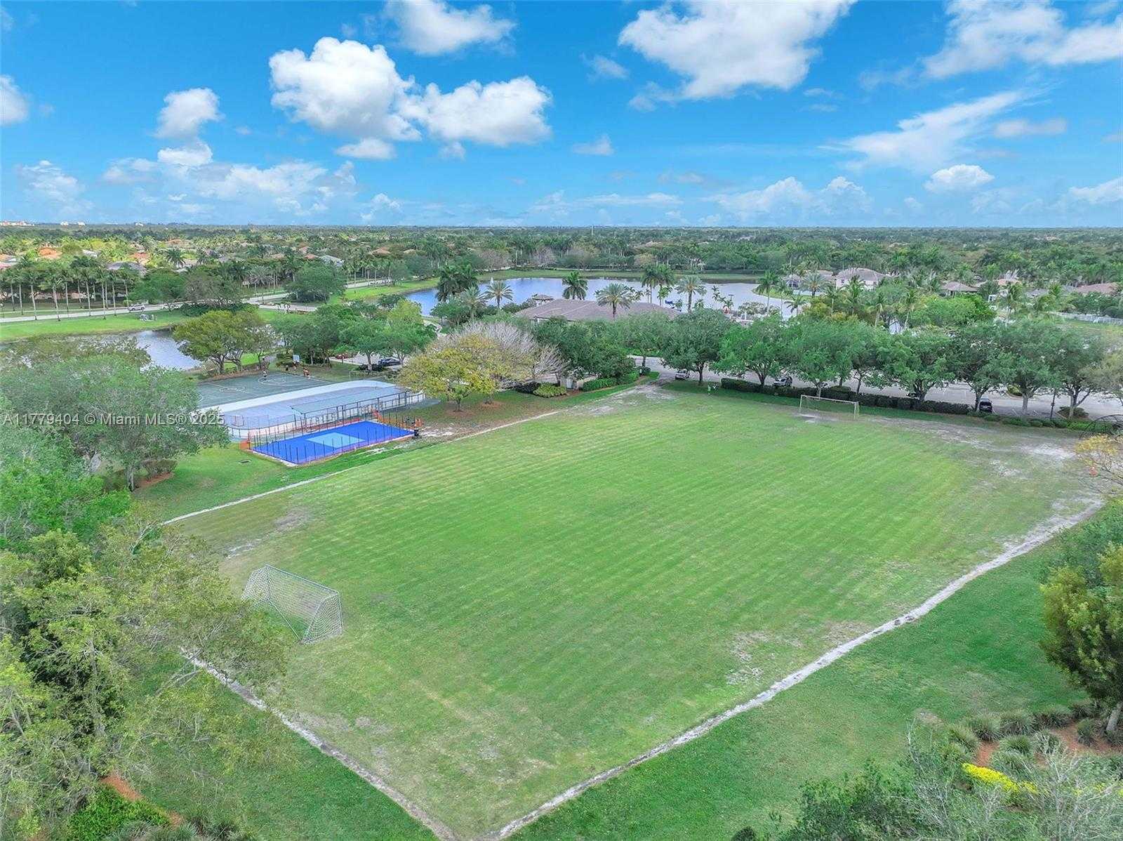 Small Image of 1617 ZENITH WAY, Weston Number 34