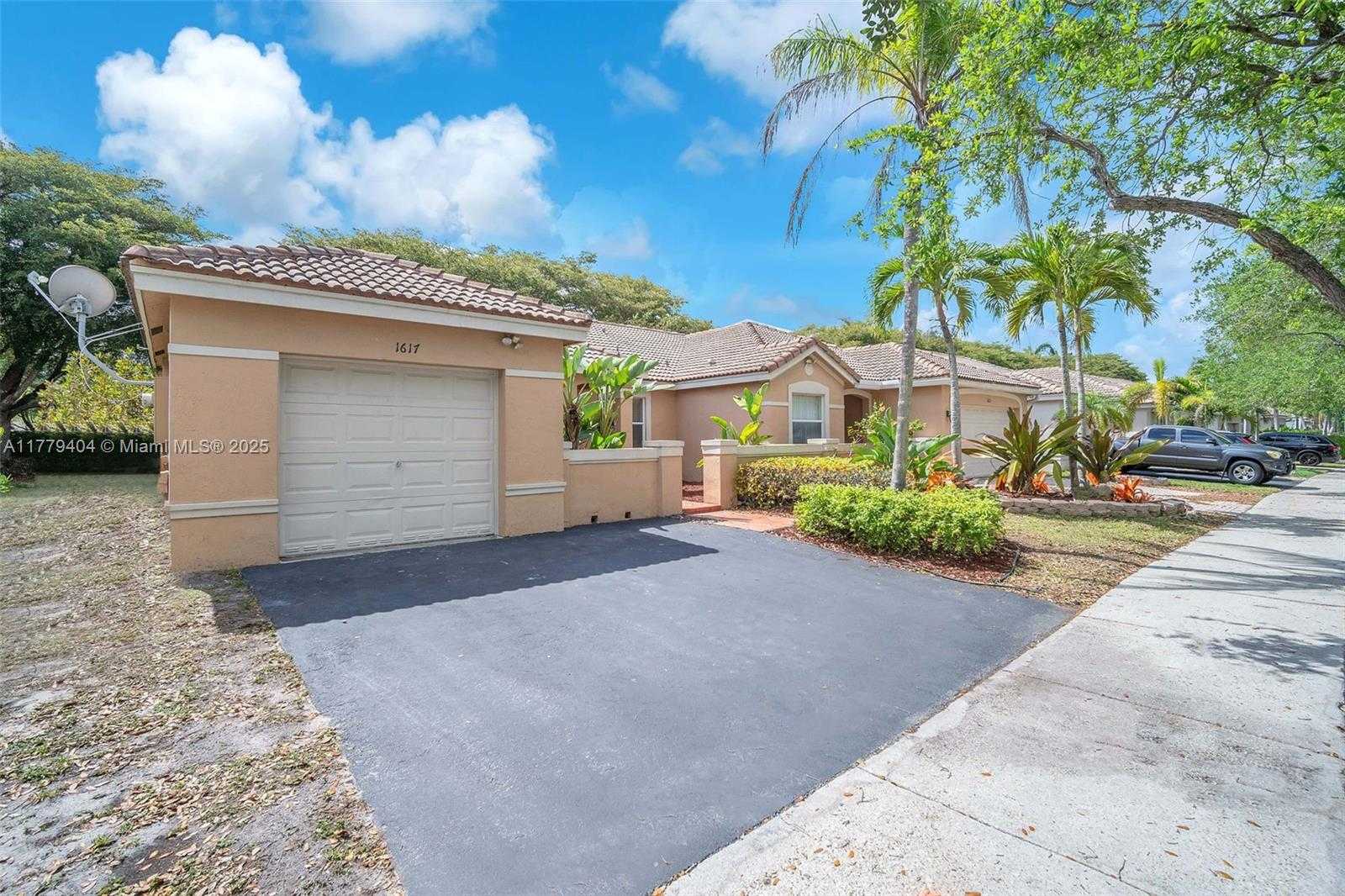 Small Image of 1617 ZENITH WAY, Weston Number 37