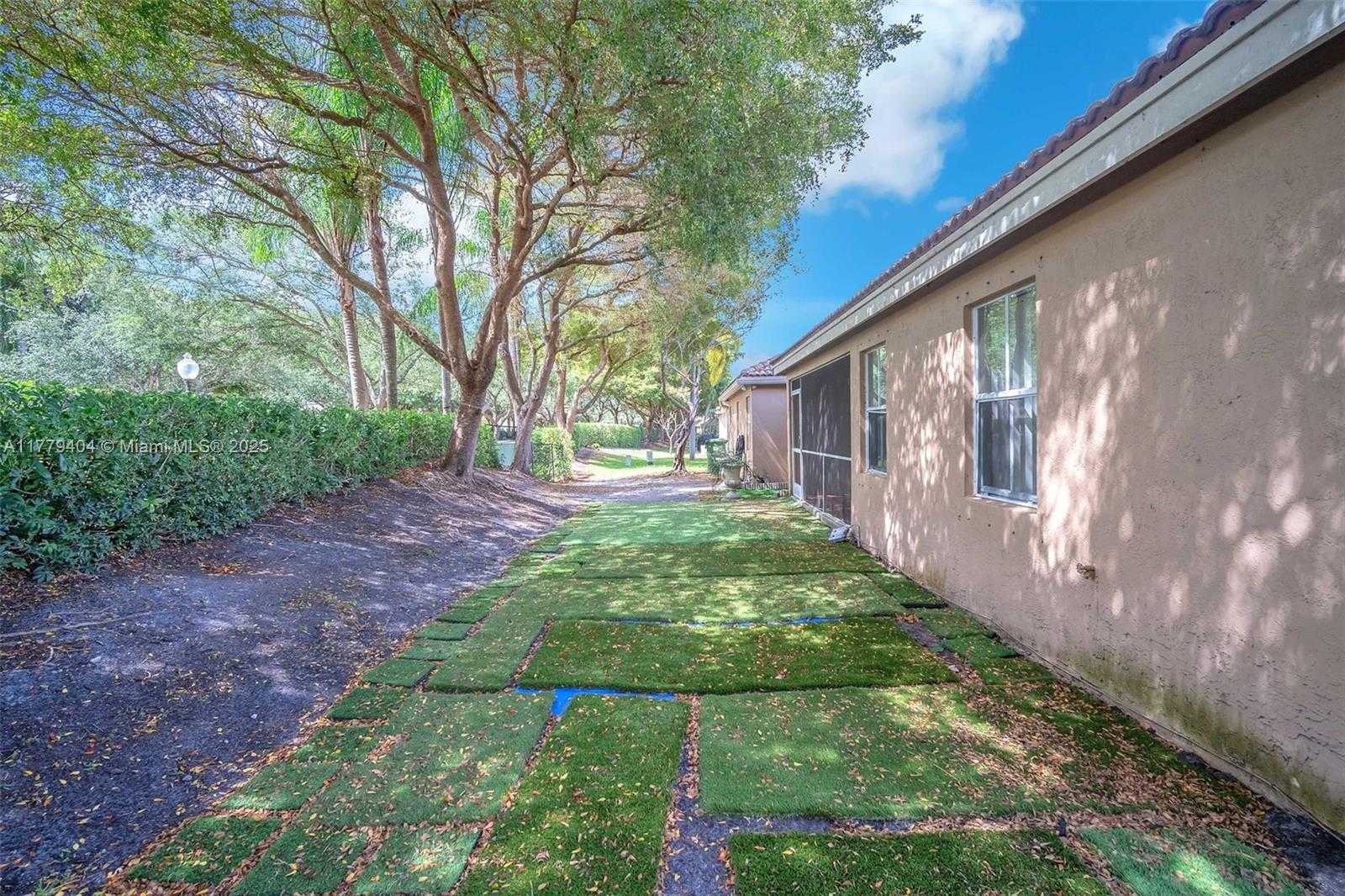 Small Image of 1617 ZENITH WAY, Weston Number 40
