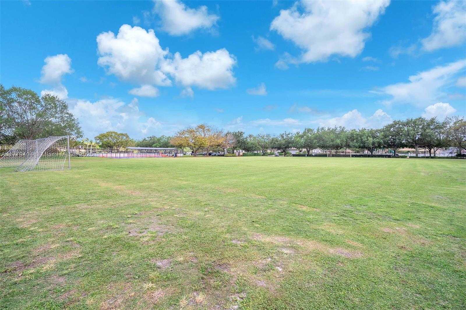 Small Image of 1617 ZENITH WAY, Weston Number 42