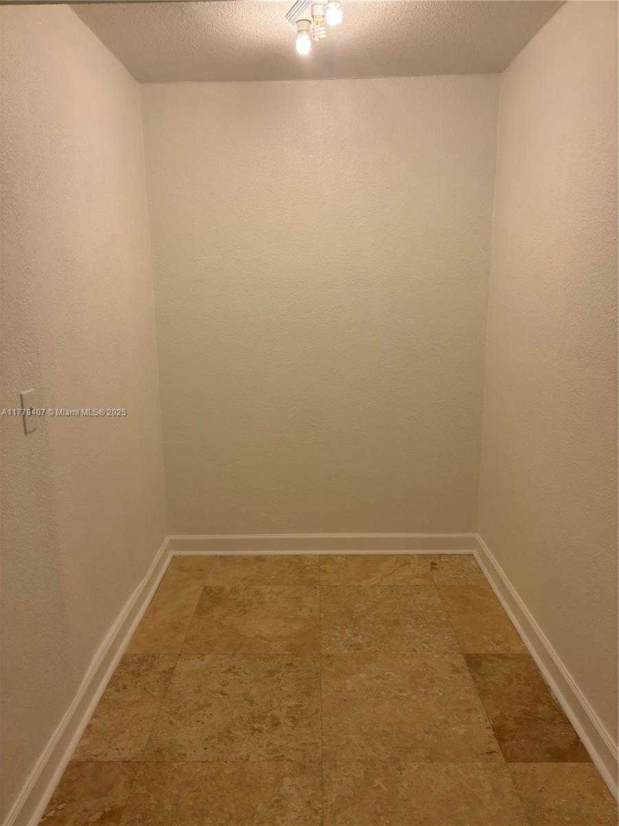 Small Image of 401 69TH ST #1607, Miami Beach Number 4