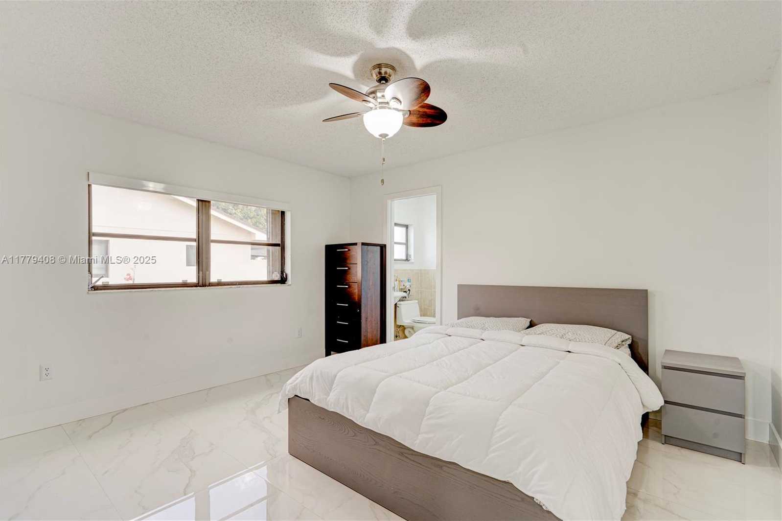 Small Image of 5211 SOUTH WEST 139TH AVE RD, Miami Number 12