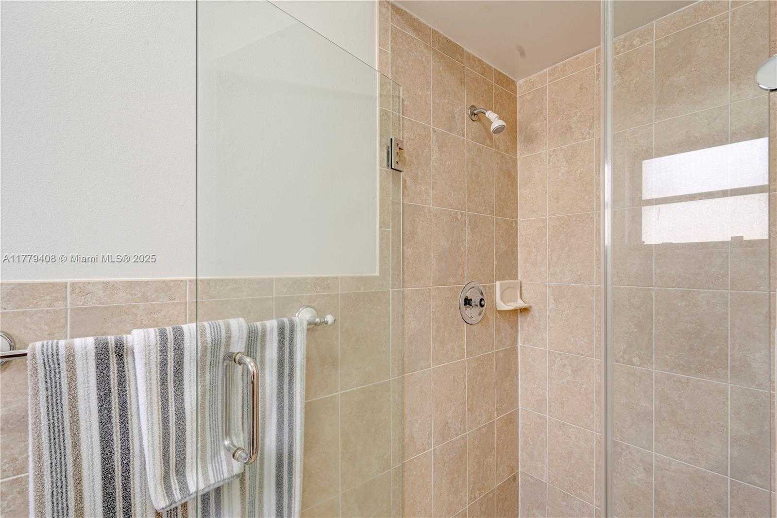 Small Image of 5211 SOUTH WEST 139TH AVE RD, Miami Number 14