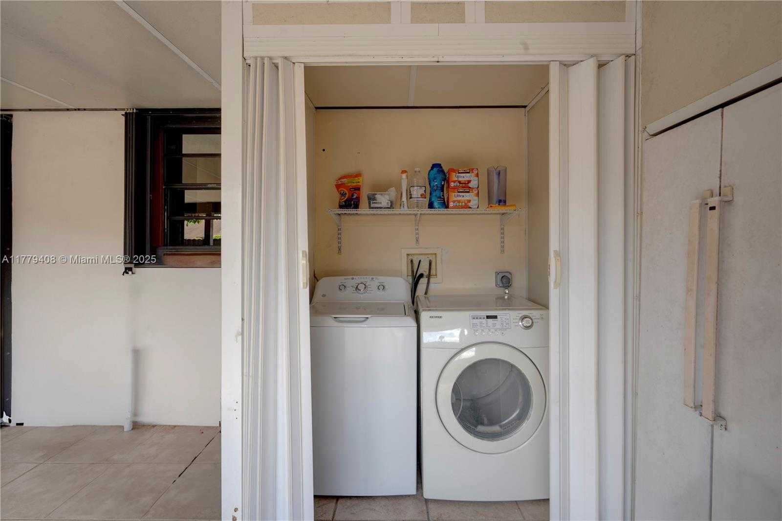 Small Image of 5211 SOUTH WEST 139TH AVE RD, Miami Number 21