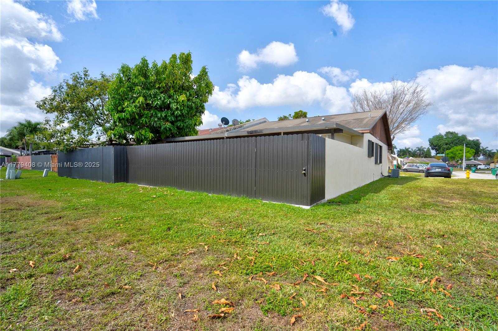 Small Image of 5211 SOUTH WEST 139TH AVE RD, Miami Number 22